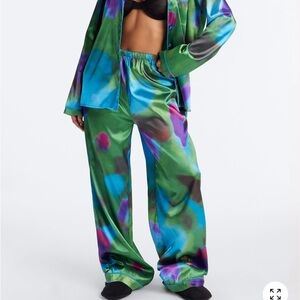 Fashion Nova Bedtime Stretch Satin Long Sleeved PJ pant set - Blue/Combo Sz XL